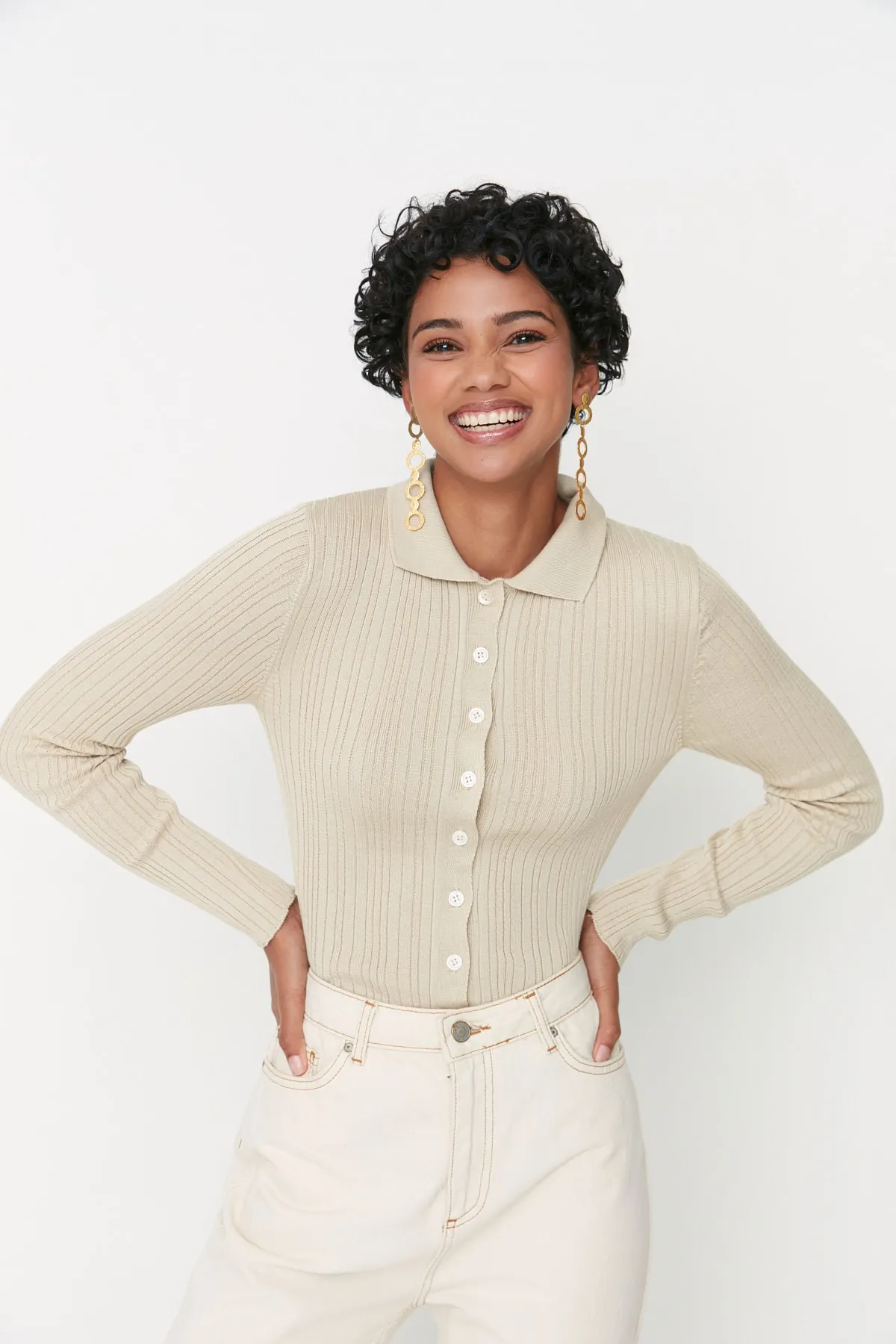 Trendyol Collection  Steinfarbener Strickcardigan mit Polokragen TWOAW20HI0070
