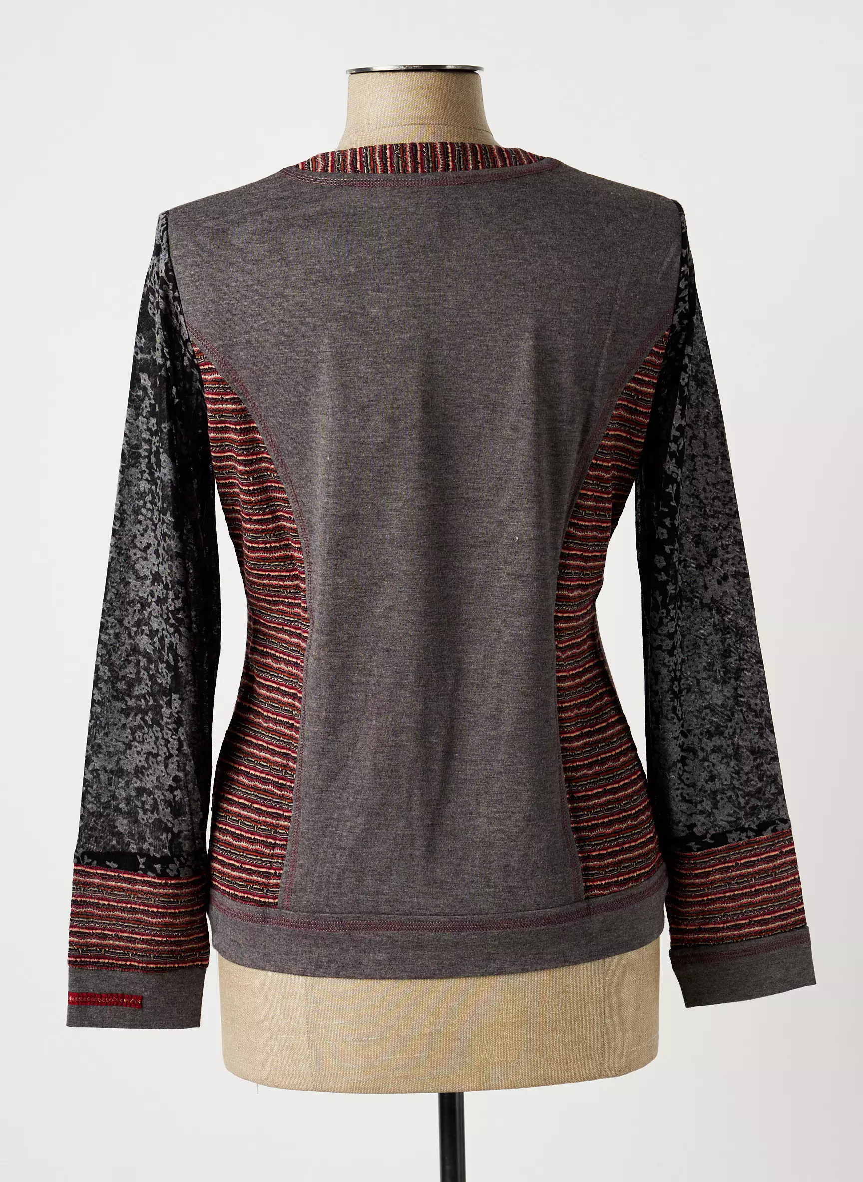 Guy Dubouis Tshirts Femme couleur gris
