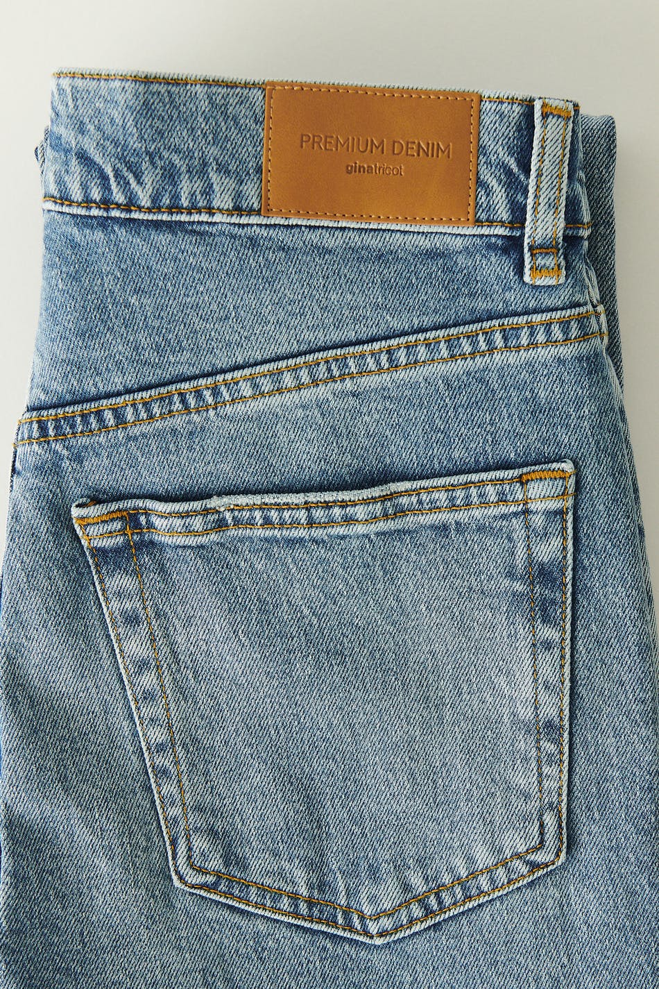 Straight slim petite jeans