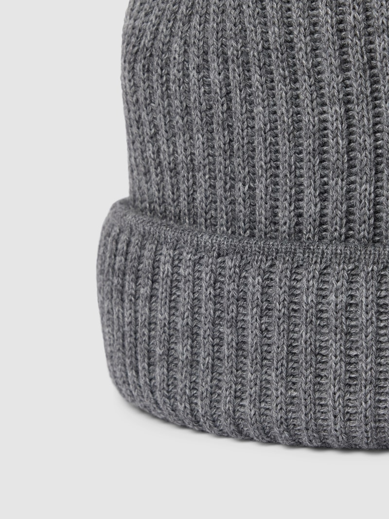 Beanie mit Umschlag aus Schurwoll-Mix in silber