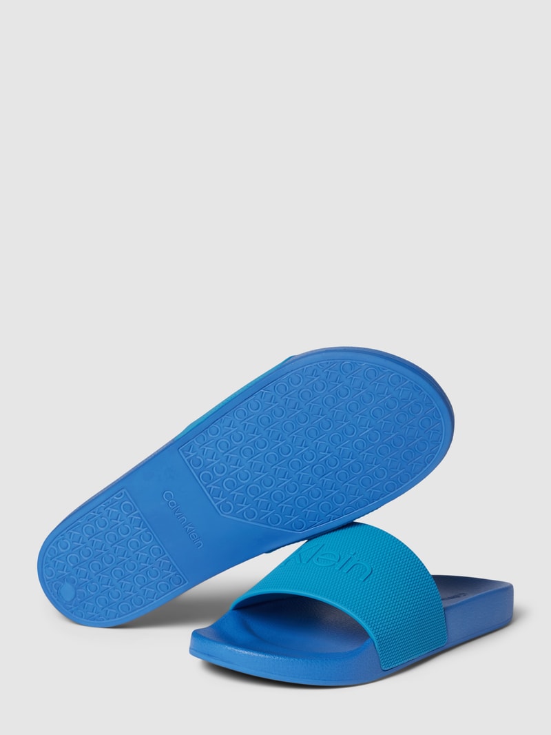 Slides mit Label-Detail Modell 'POOL SLIDE RUBBER' in blau