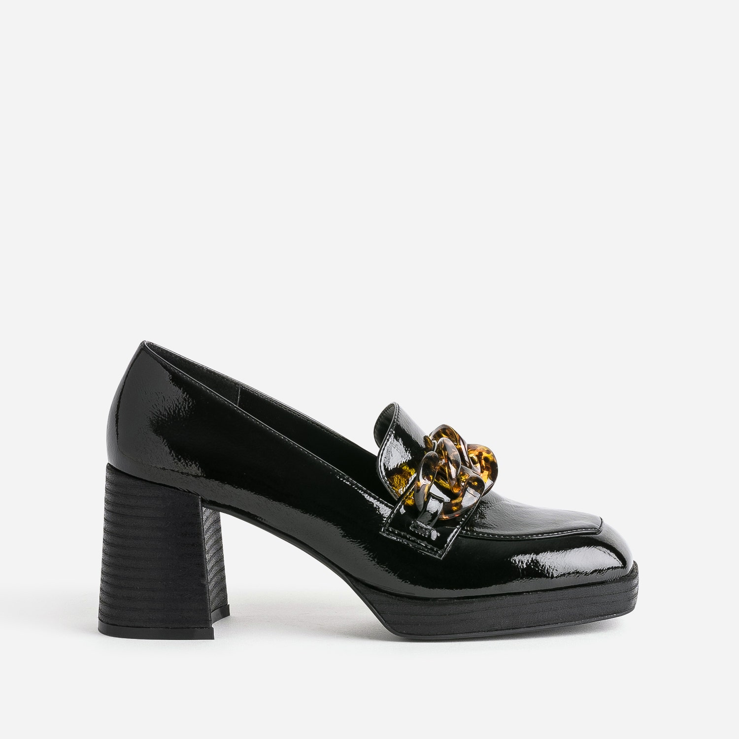 Mocassin à talon noir verni avec maxi chaîne