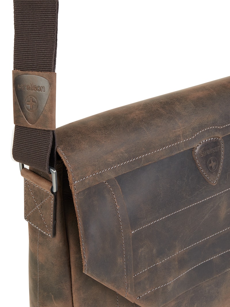Messenger Bag aus Leder in dunkelbraun