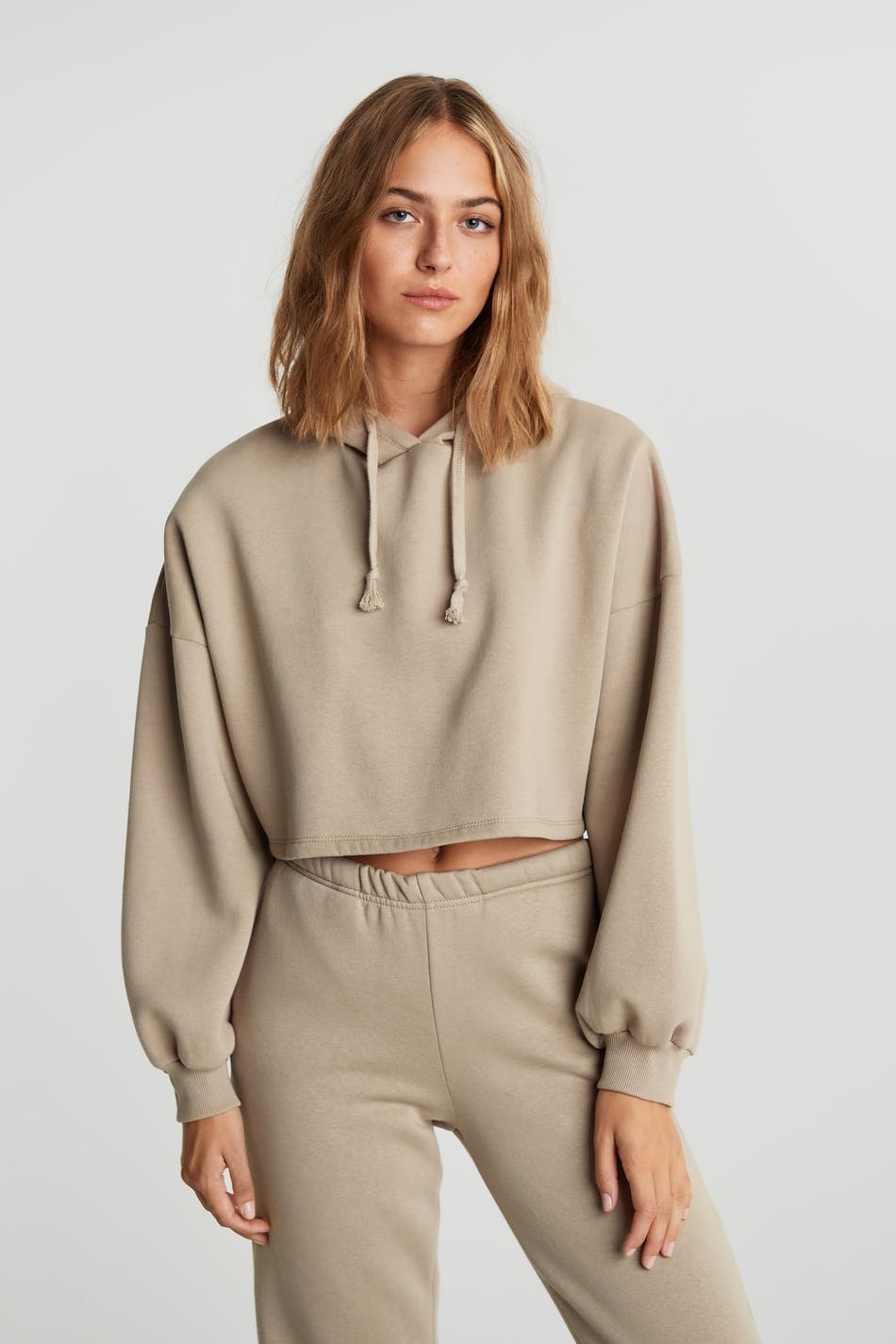 Basic cropped hood