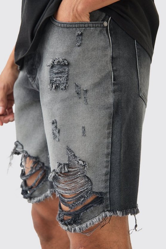 Lockere zerrissene Jeansshorts in gewaschenem Schwarz