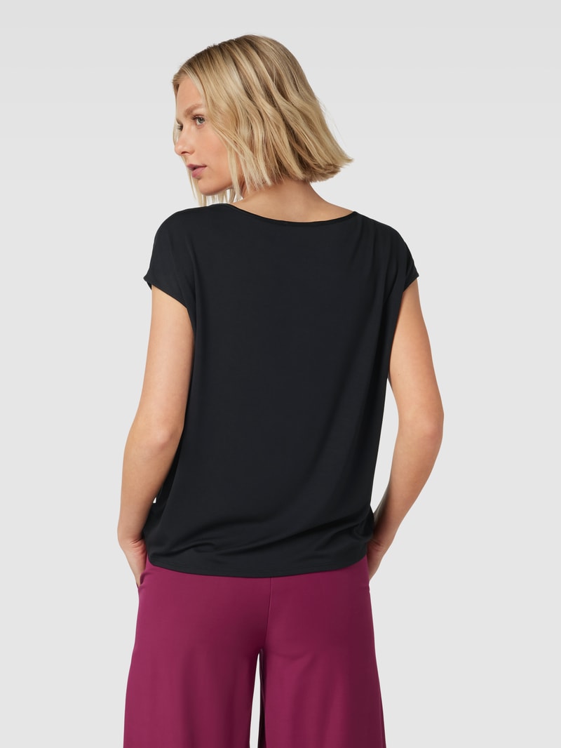 T-Shirt mit V-Ausschnitt in schwarz