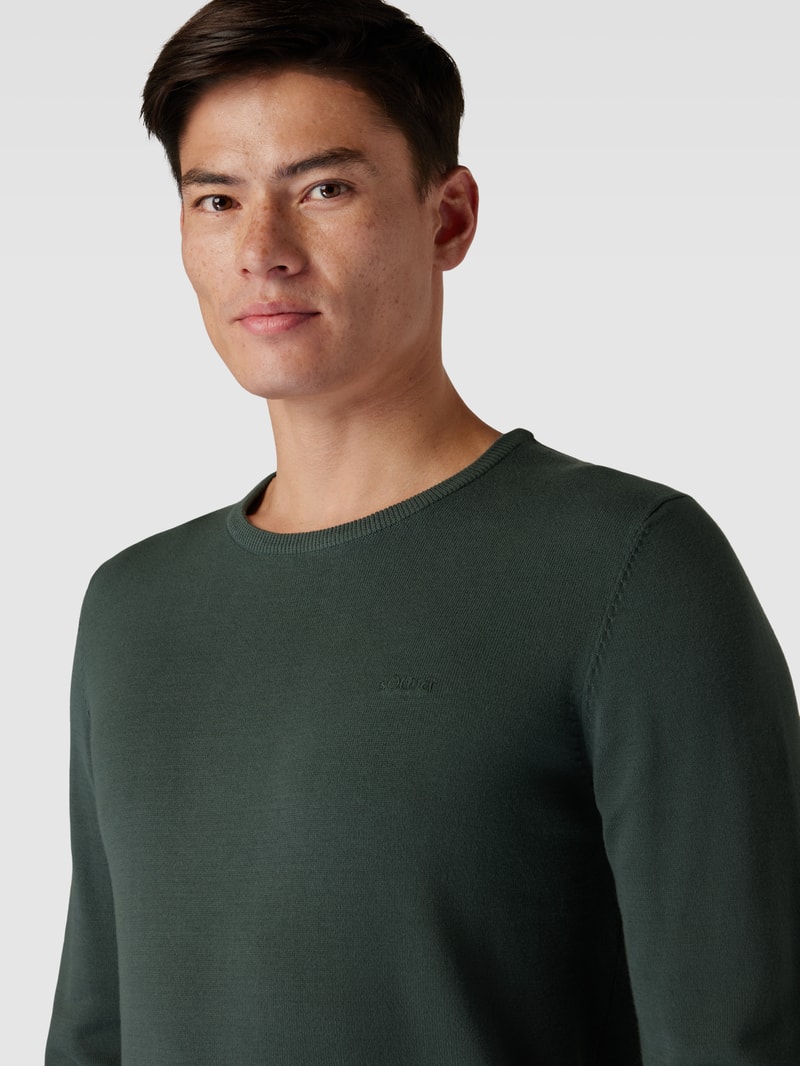 Strickpullover mit Label-Stitching Modell 'BASIC' in olivgrün
