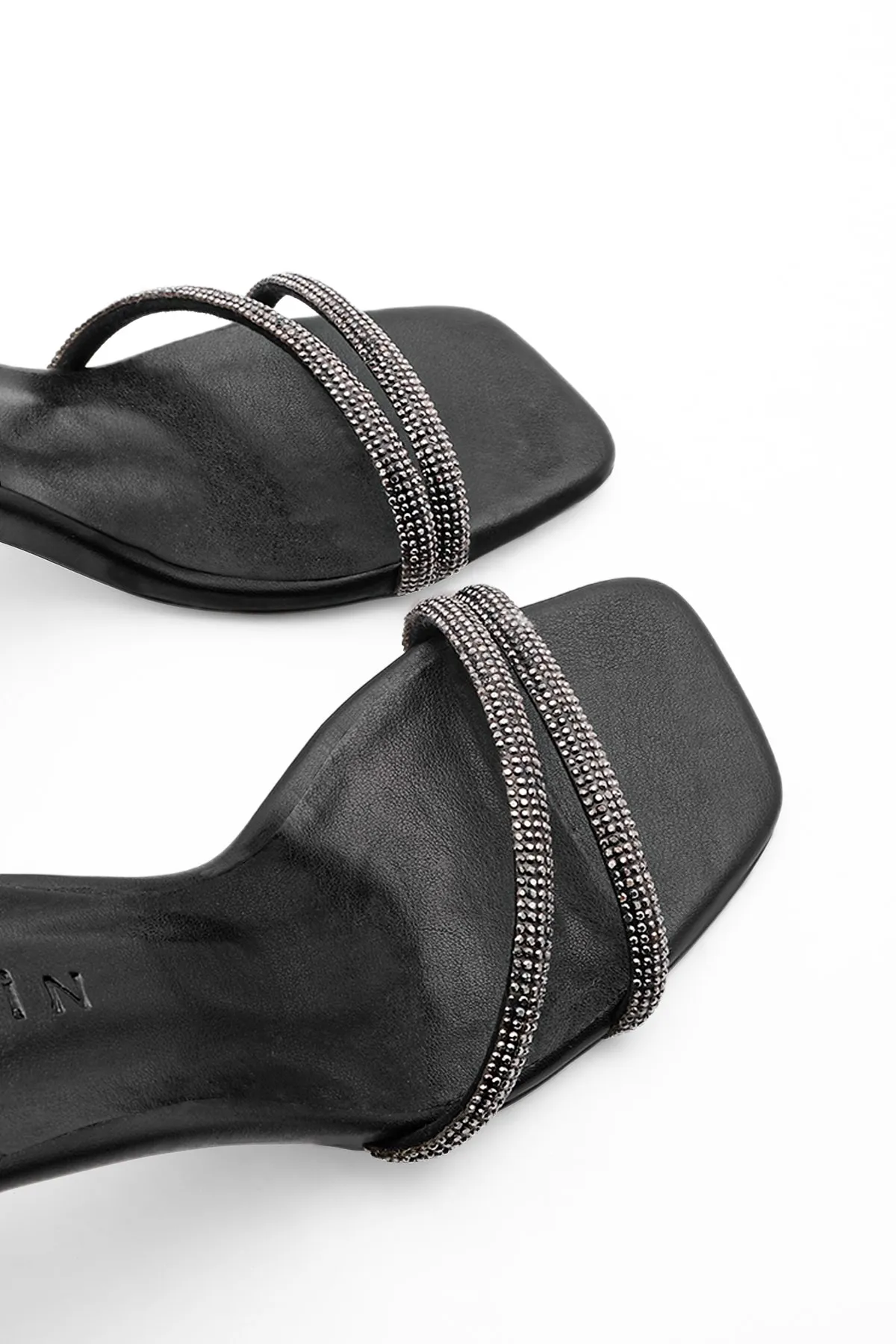 Marjin  Damen Abendkleid Schuhe mit Absatz und Steinen Blunt Toe Sapro schwarz