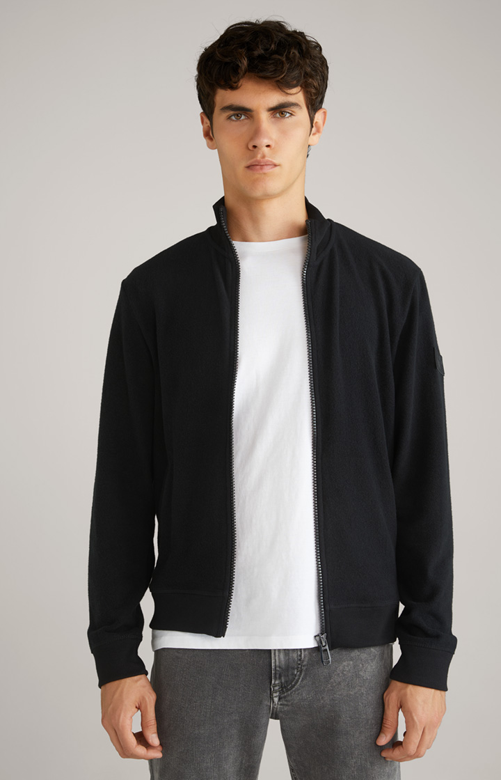 Strickjacke Amelios in Schwarz
