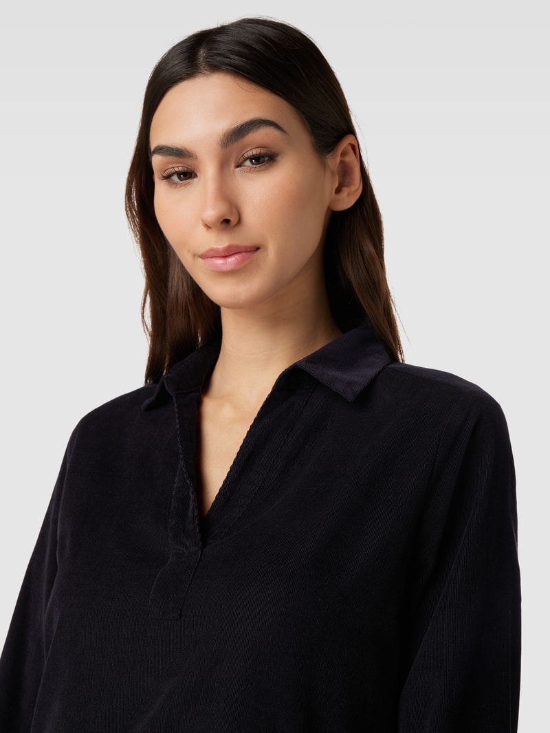 Knielanges Kleid aus Cord im Stufen-Look in schwarz