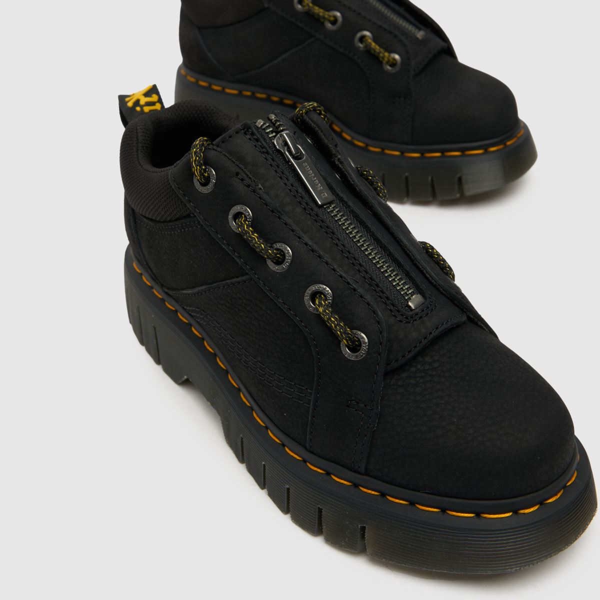 Dr Martens – Woodard – Svarta, låga skor med dragkedja