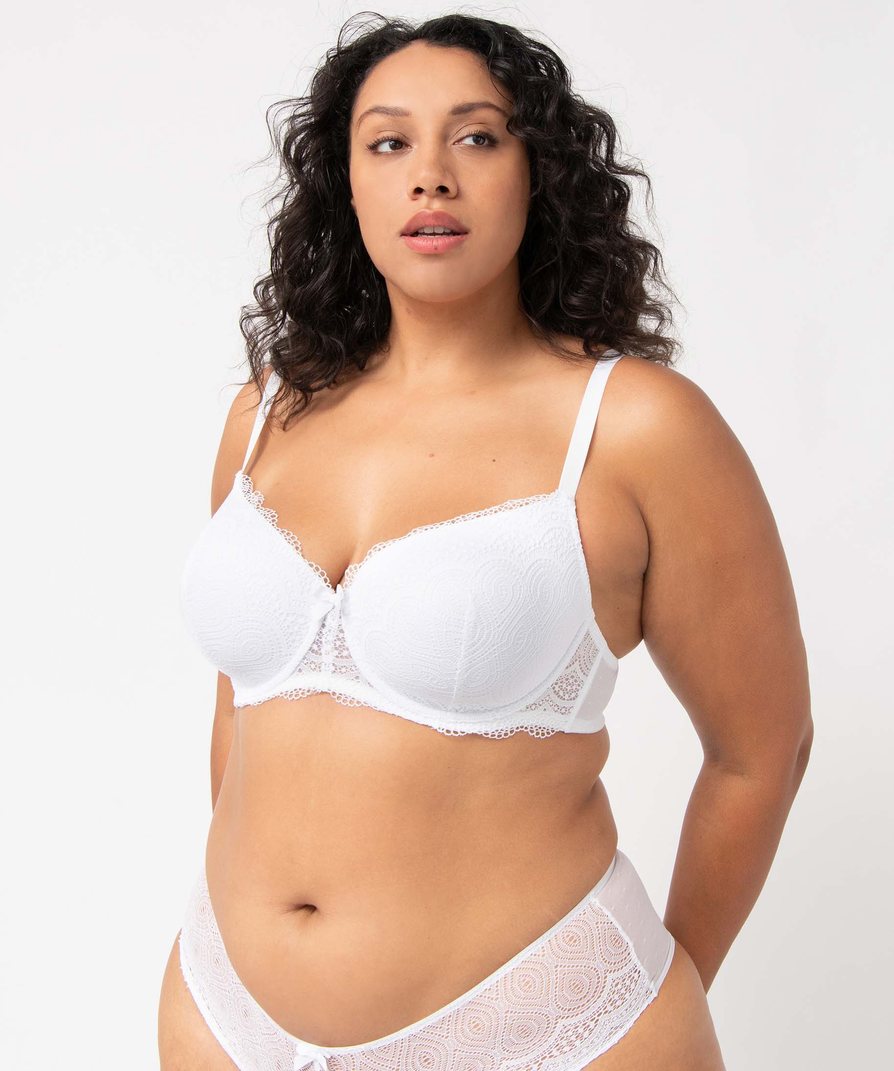 Soutien-gorge grande taille à armatures et coques fines blanc | GEMO