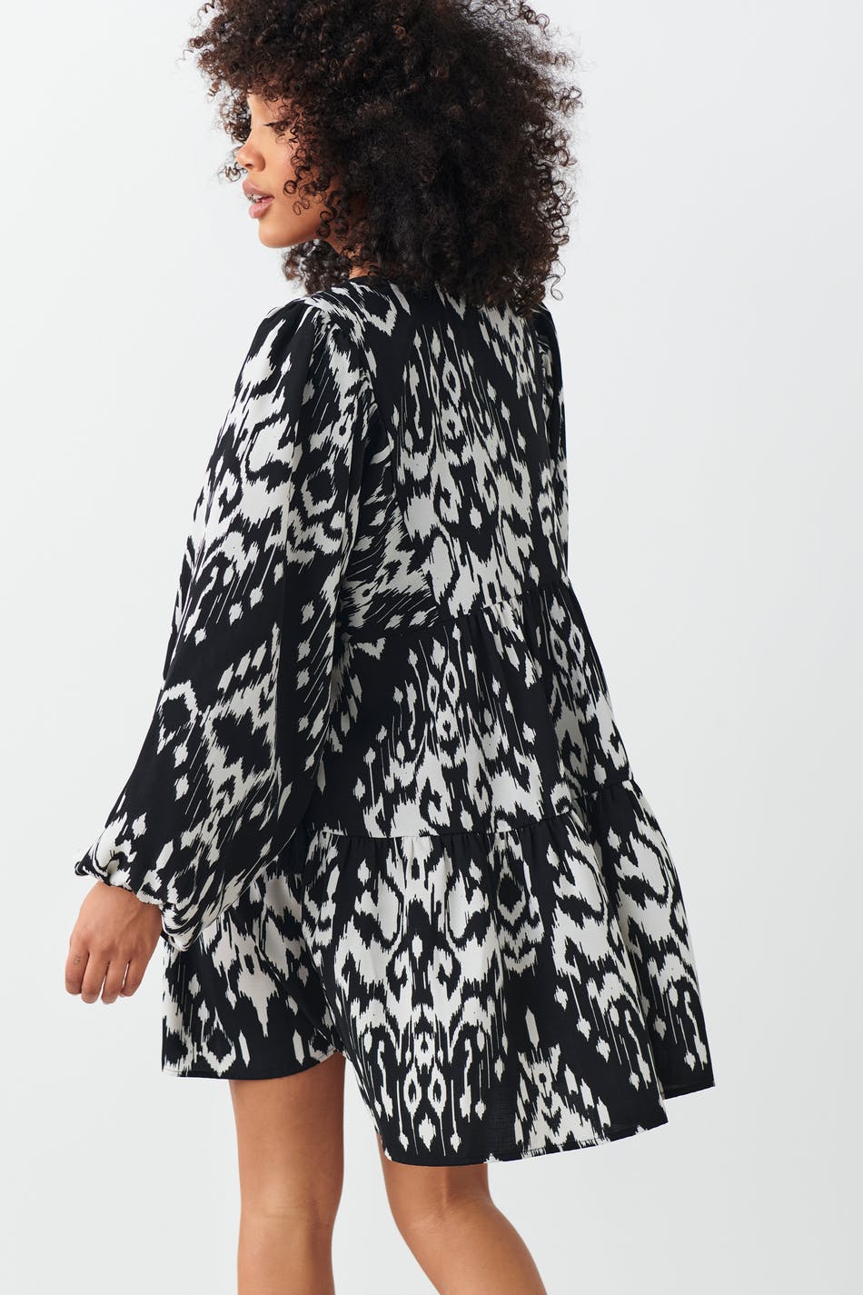 Voluminous dress