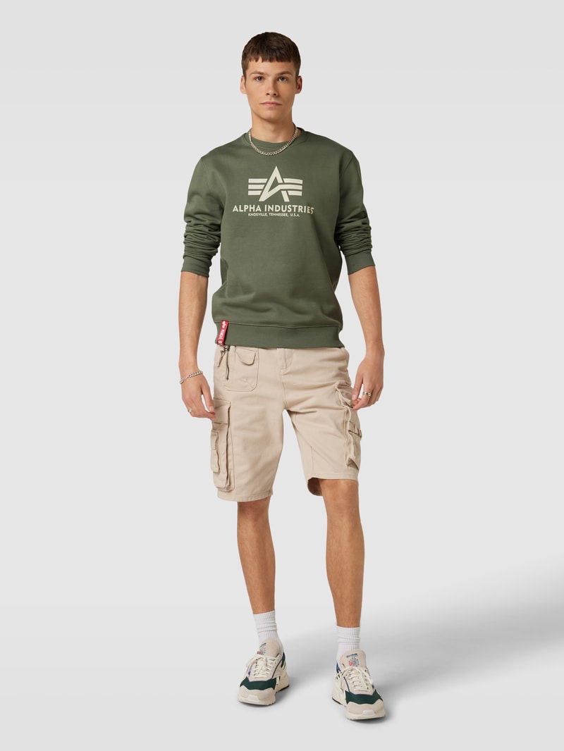 Sweatshirt mit Label-Print Modell 'BASIC' in olivgrün