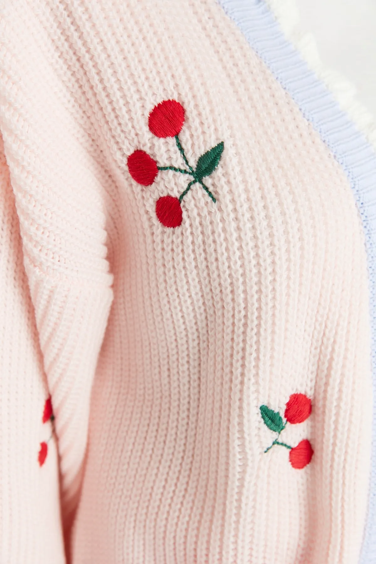 Trendyol Collection  Puderfarbene bestickte Strickjacke TWOAW21HI0628