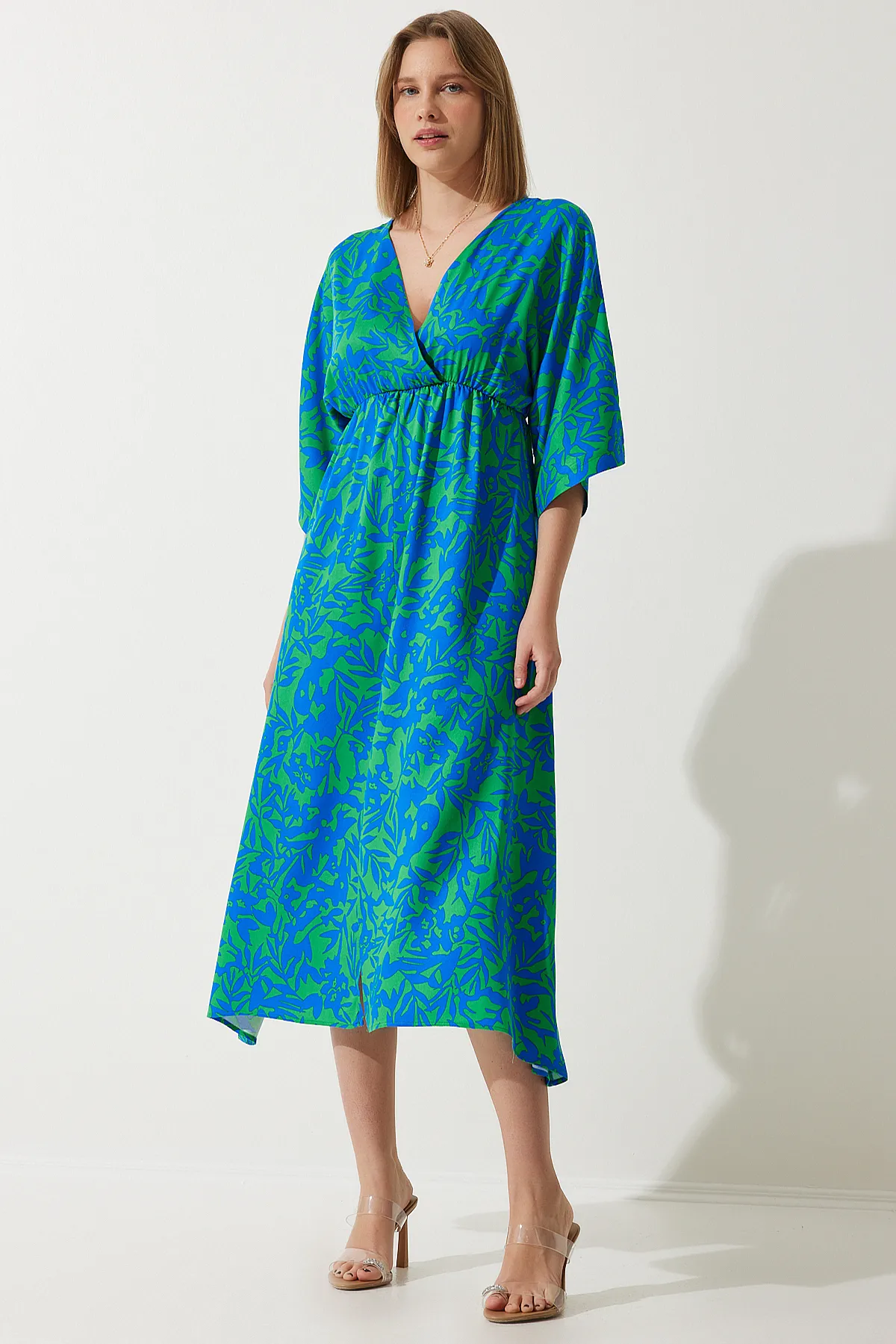 Happiness İstanbul  Damen-Sommerkleid aus Viskose mit tiefem V-Ausschnitt in Blau und Grün CI00081