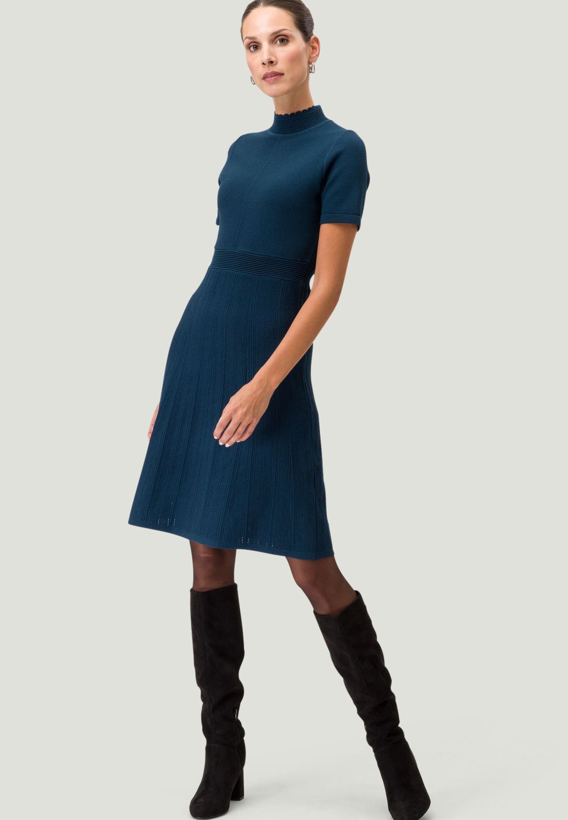 Strickkleid mit Falten