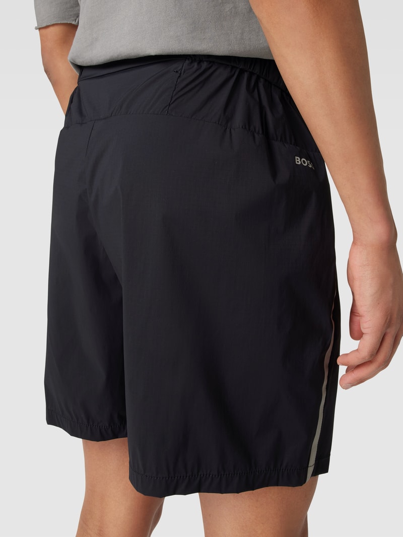 Shorts mit Label-Detail Modell 'Run2' in schwarz