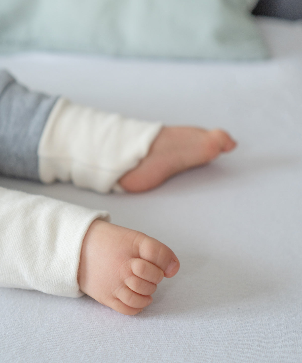 Baby-Schlafsack mit Beinen und Wollfüllung
