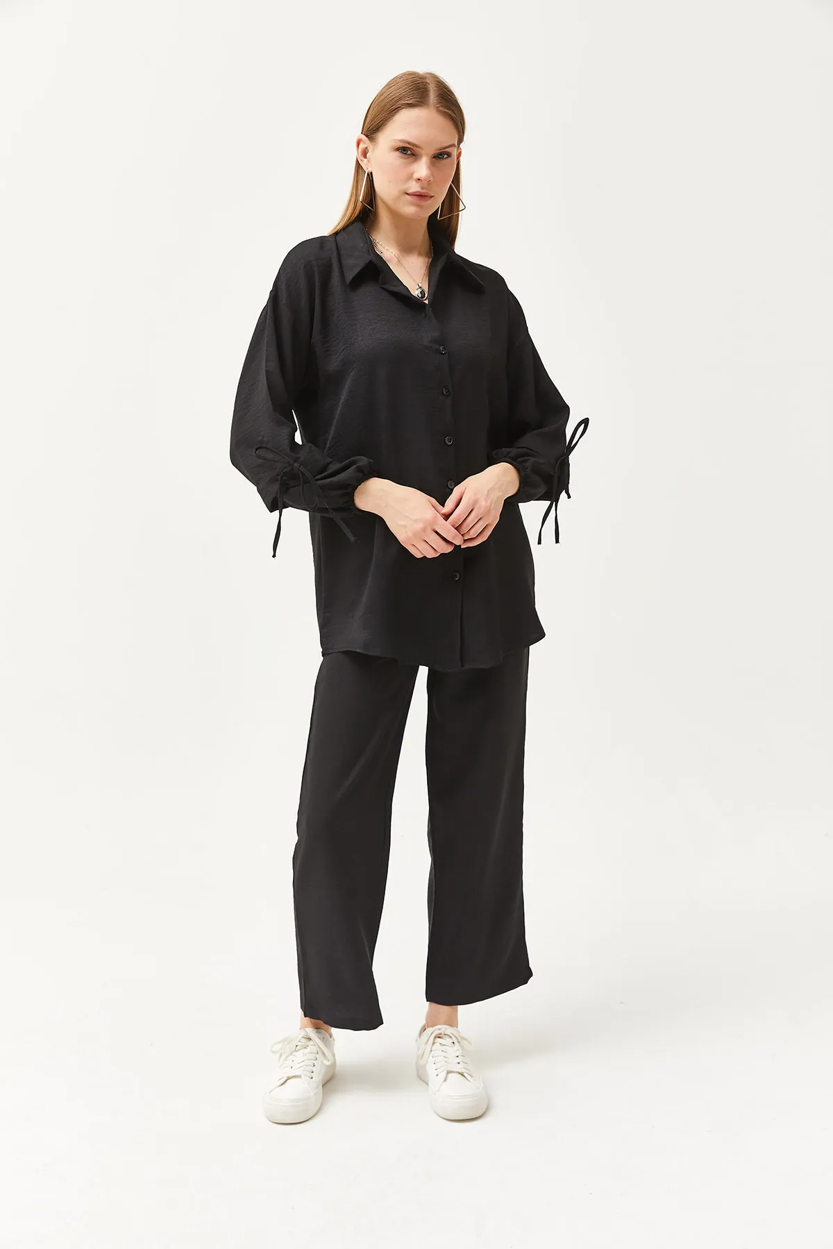 Olalook  Schwarzes Damen-Set aus Unter- und Oberteil aus Leinen TAL-00000001