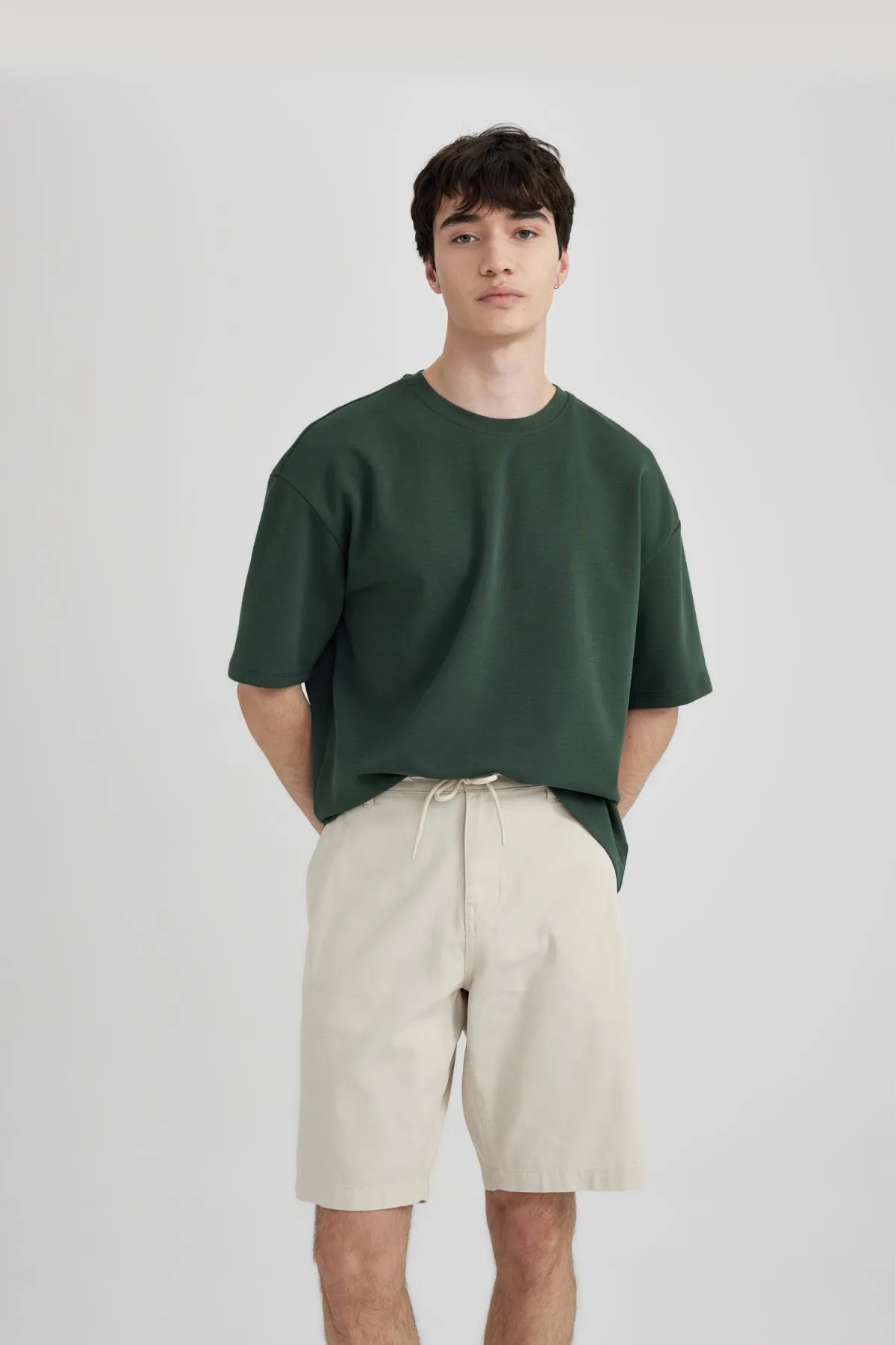 DeFacto  Oversize-T-Shirt mit Rundhalsausschnitt aus schwerem Stoff X3926az24sp