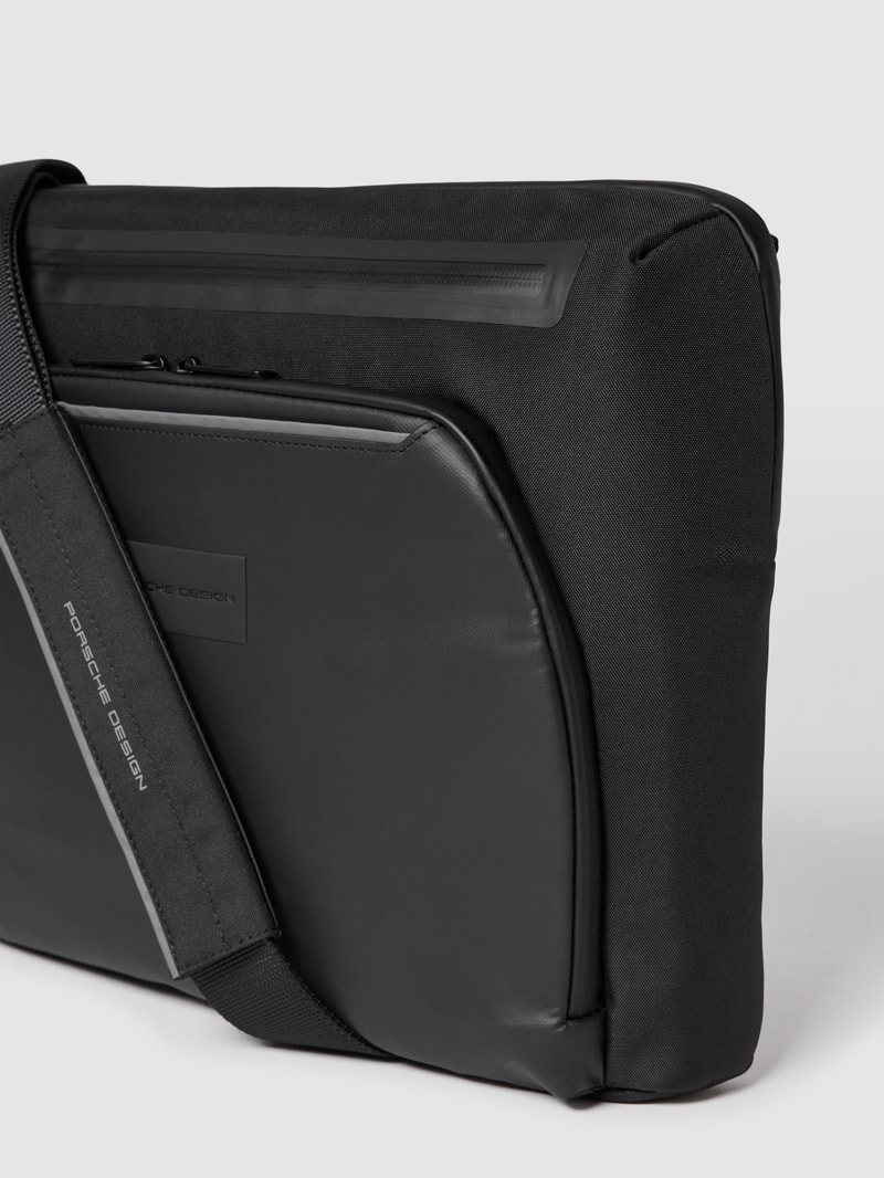Laptoptasche mit Label-Detail Modell 'Urban Eco Messenger Bag' in schwarz