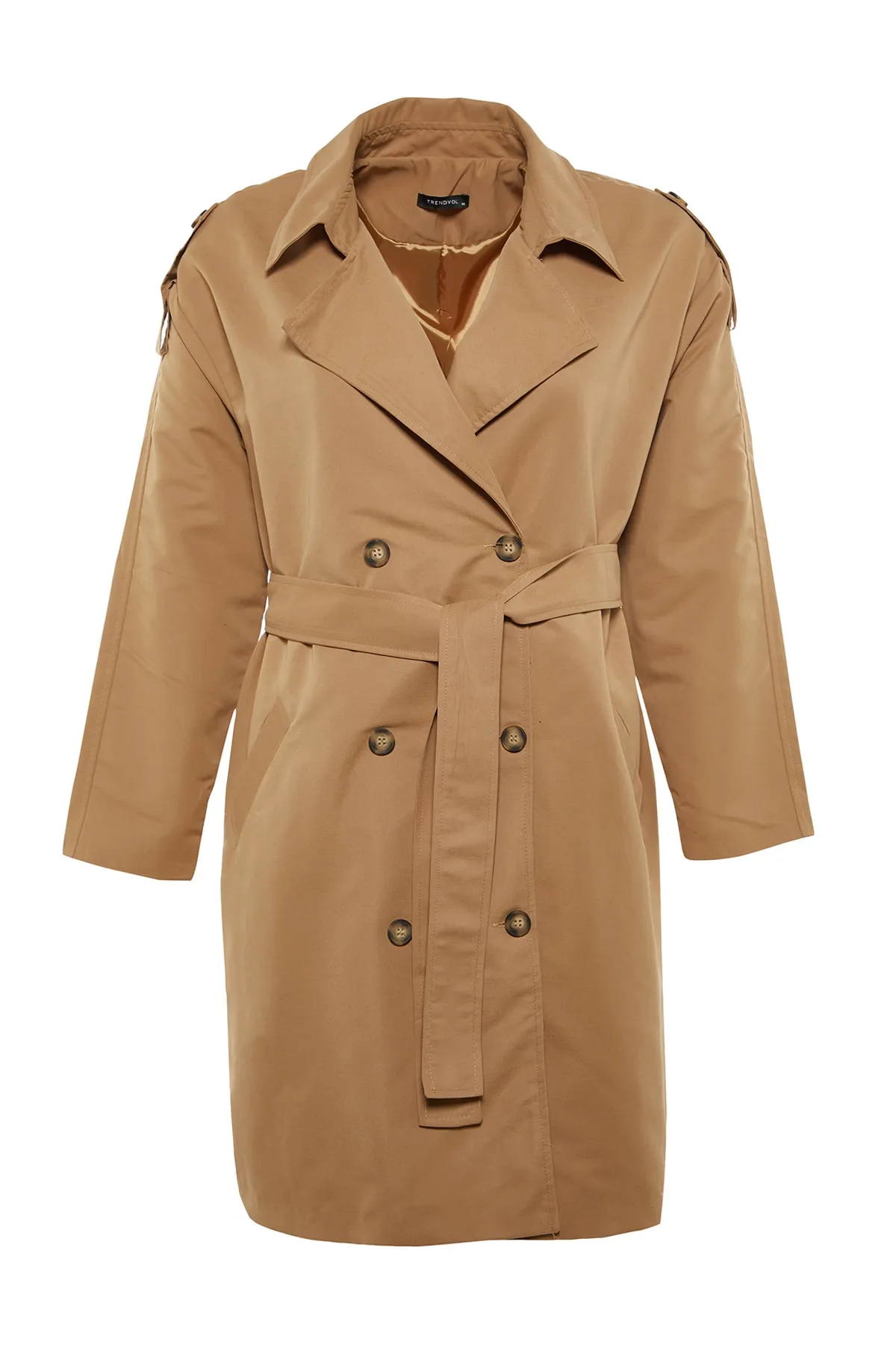 Trendyol Curve  Kamelfarbener Trenchcoat mit Schulterklappen, detailliertem Jackenkragen und Gürtel und breiter Passform