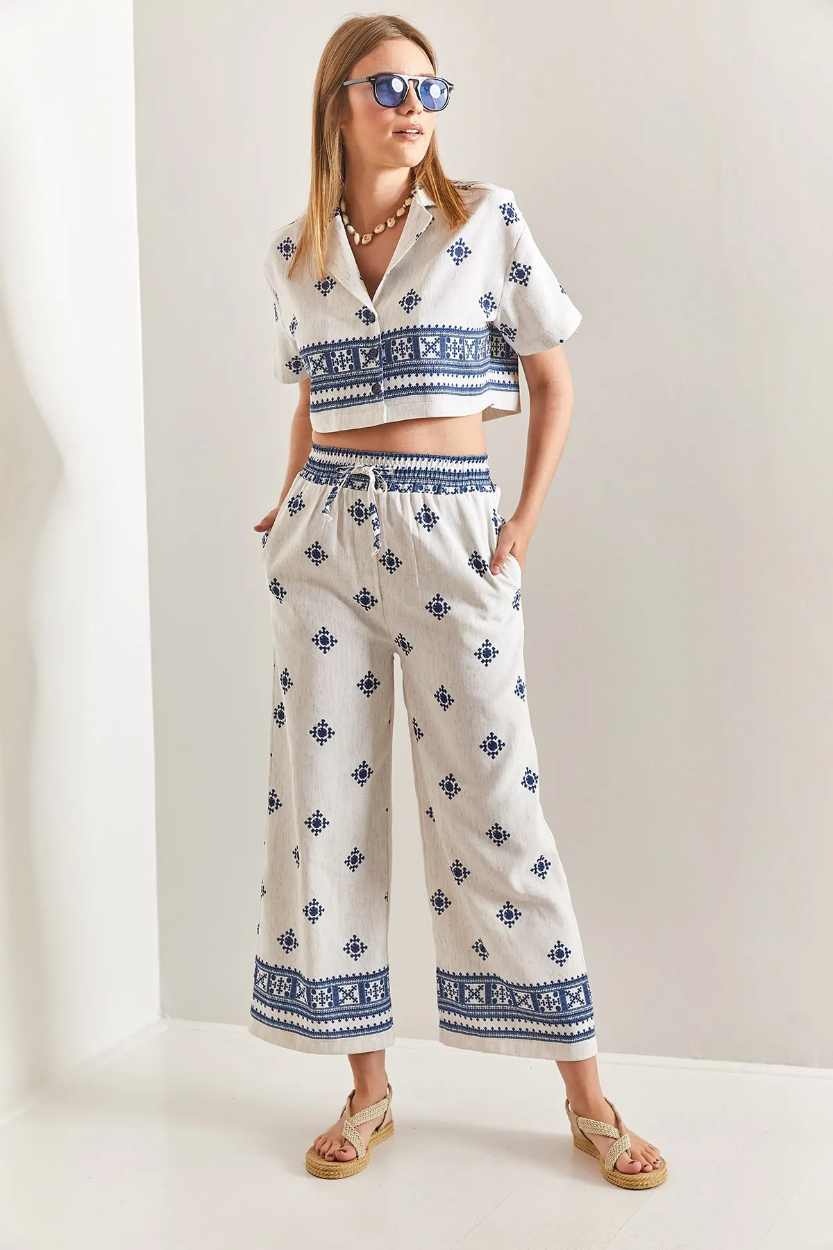 Bianco Lucci  Kurzärmliges Ethno-Crop-Hemd-Hose-Set für Damen