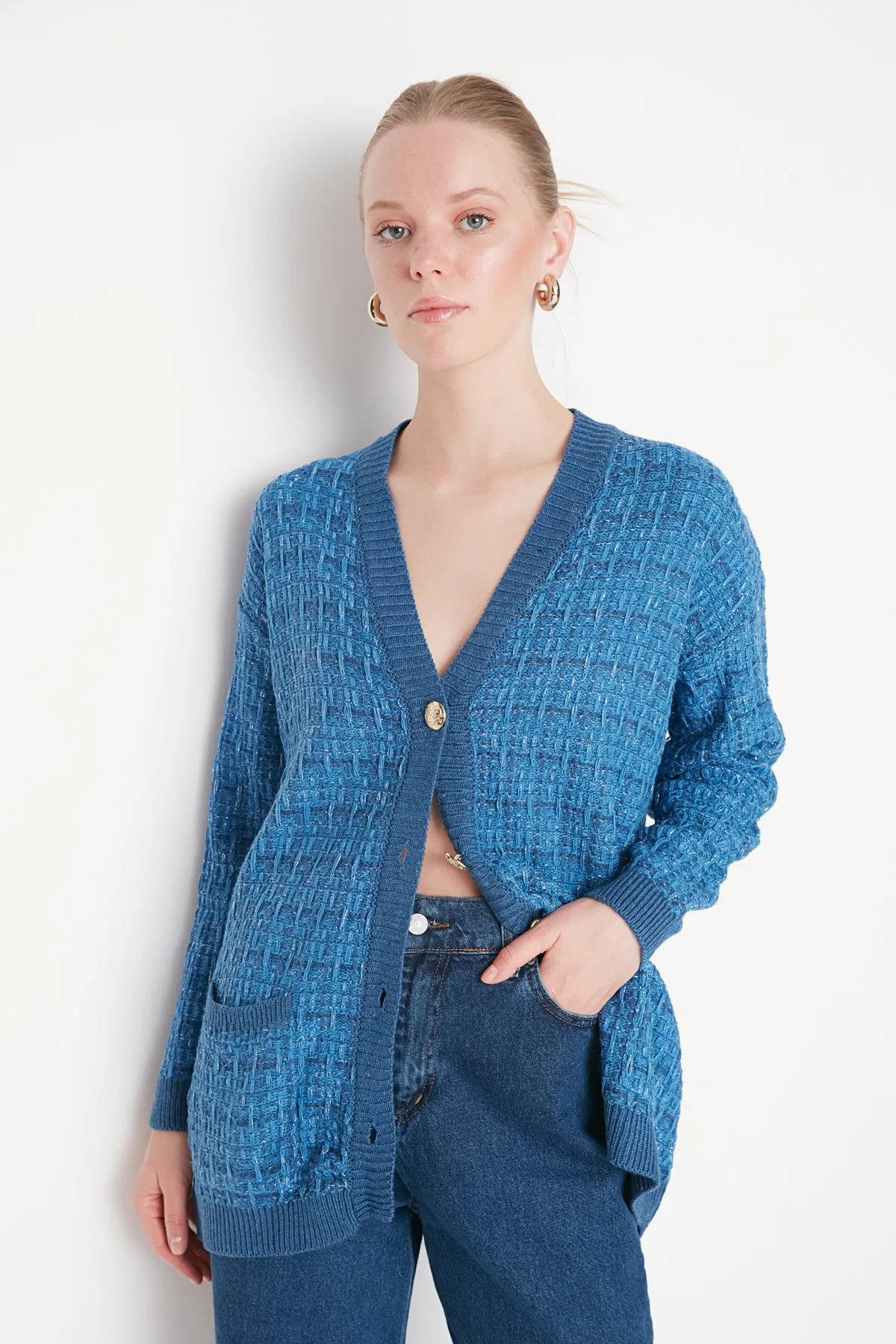 Trendyol Collection  Indigo Wide Fit Glitzer-Strickjacke im Tweed-Look TWOAW21HI0250