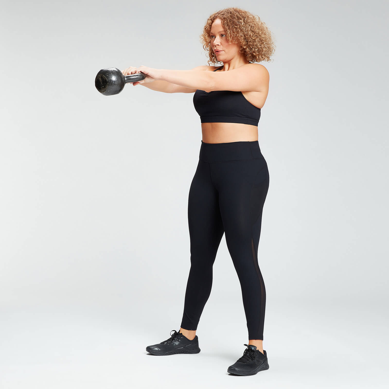 Brassière de sport MP Power en résille pour femmes – Noir