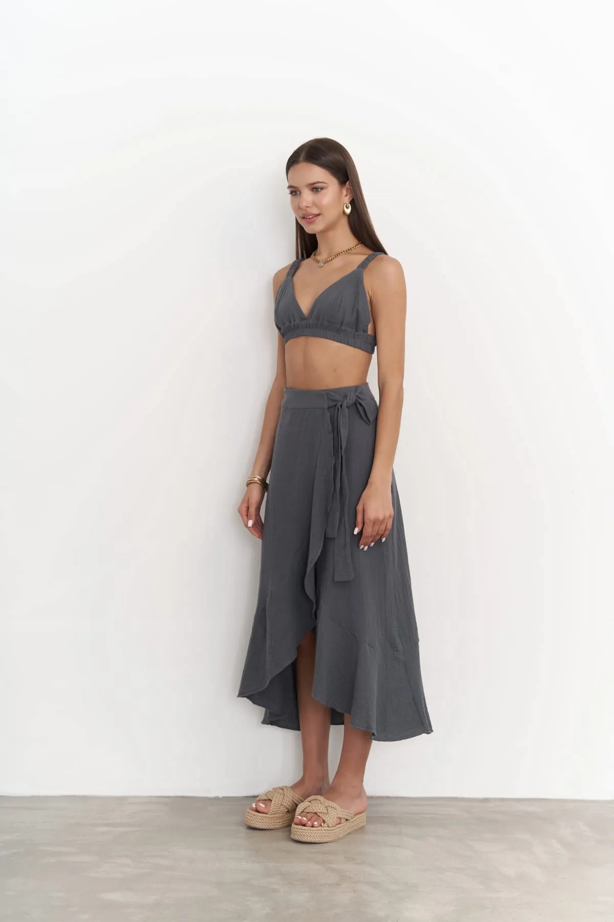 BOHEMAİ  Adelina Crop-Rock-Set aus anthrazitfarbenem Musselin