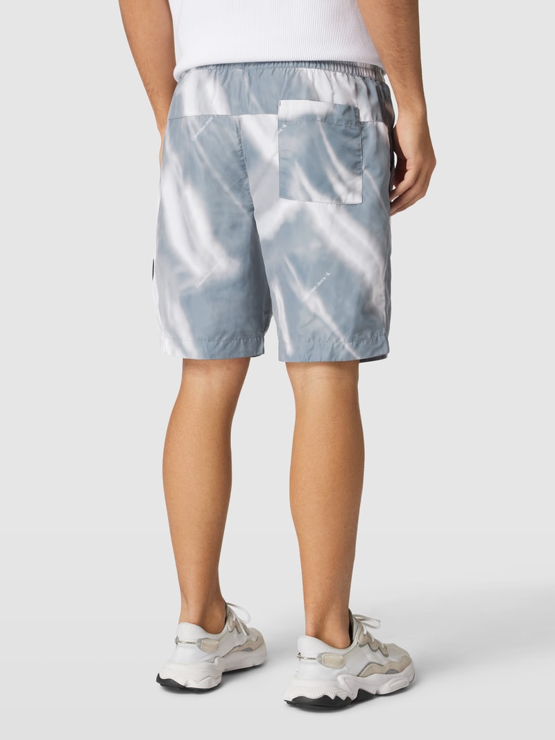 Shorts im Batik-Look Modell 'GRAPHIC WOVEN SHORT' in hellblau