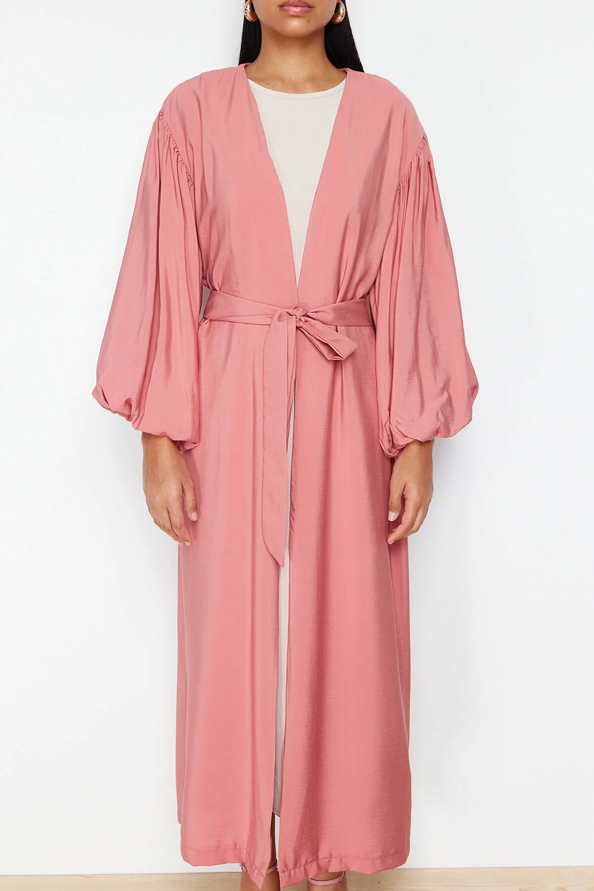 Trendyol Modest  Getrocknete lange gewebte Mütze mit Rosengürtel und Ferace & Abaya TCTSS24KF00001
