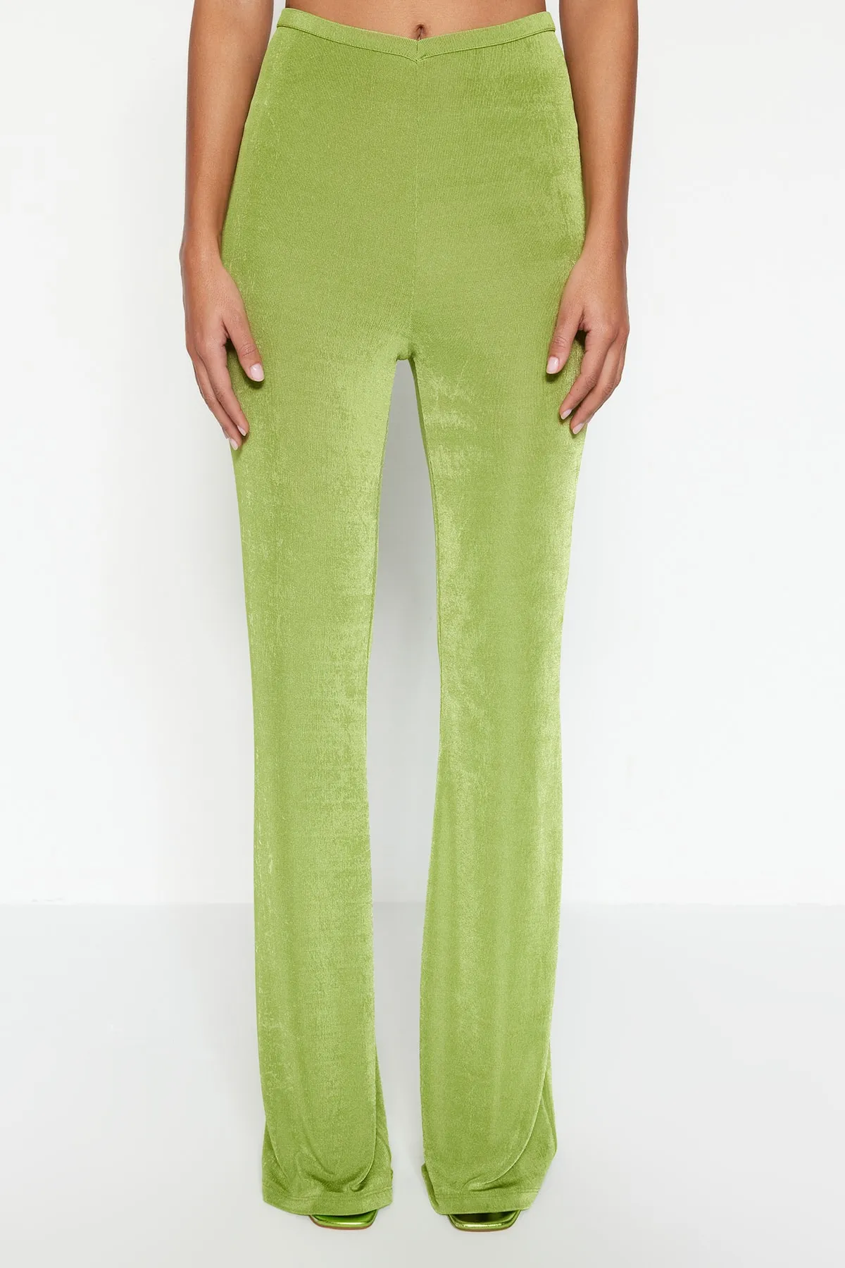 Trendyol Collection  Ölgrüne glänzende Strickhose TPRSS23PL00012