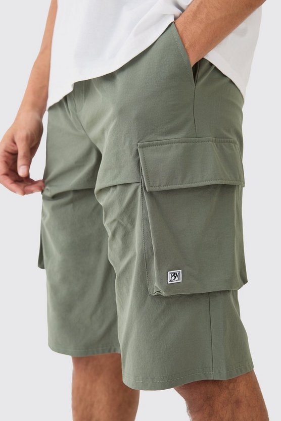 Lockere elastische Stretch-Shorts mit Logo