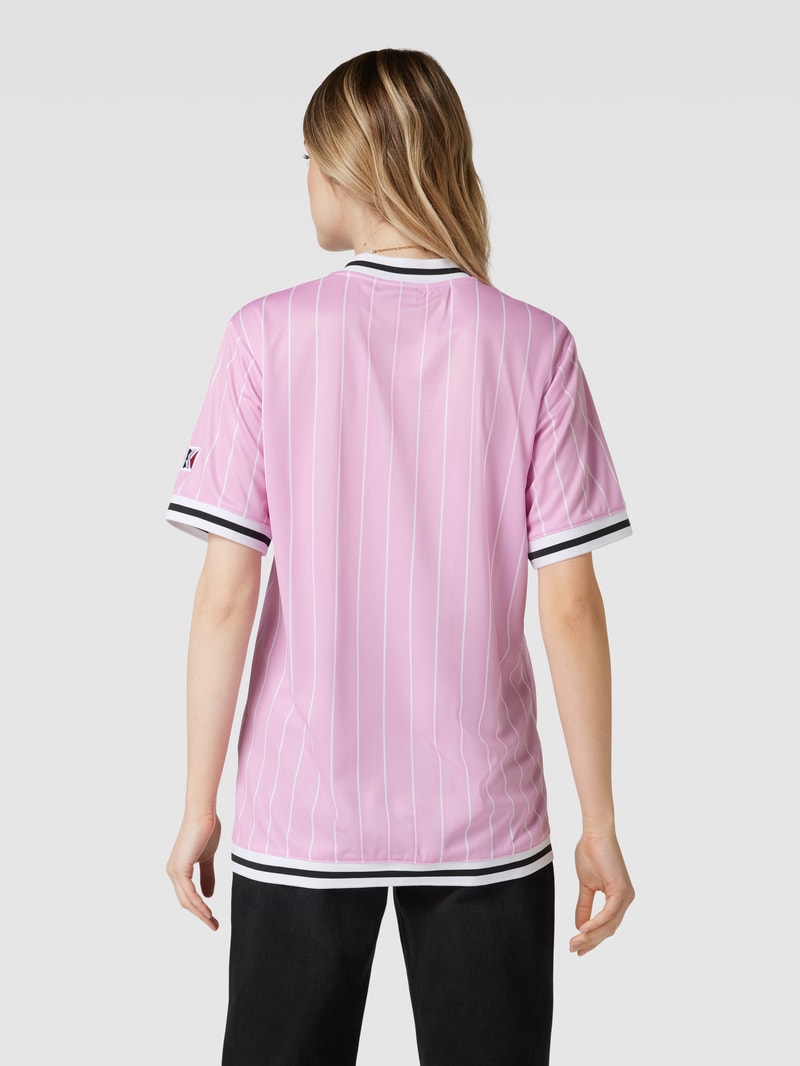 T-Shirt mit Knopfleiste in pink