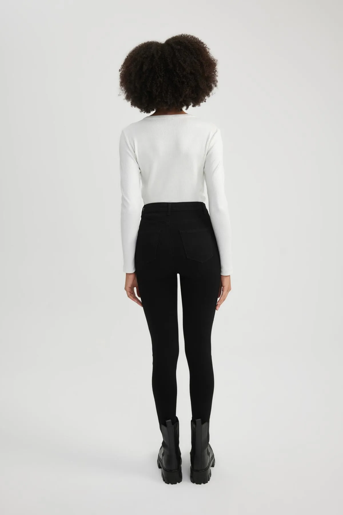 DeFacto  Jegging Jeanshose mit hoher Taille und Knöchellänge und schmalem Bein B7498ax24sp