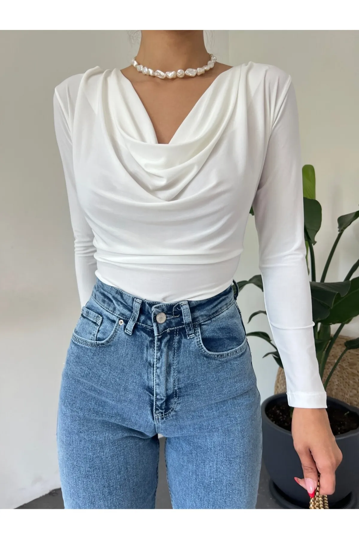 Modamorfo  Sendy-Bluse mit drapiertem Kragen
