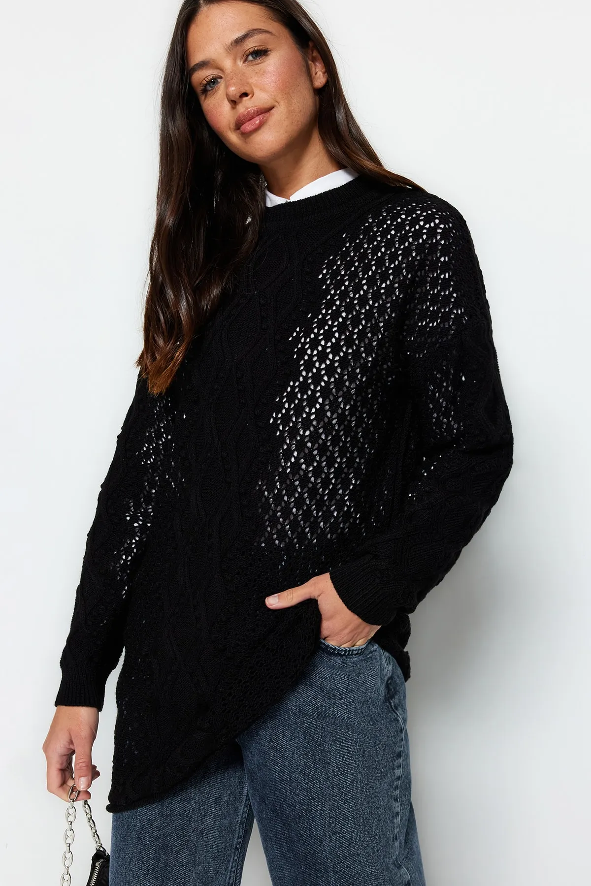 Trendyol Modest  Schwarzer durchbrochener Strickpullover TCTAW22AK0089