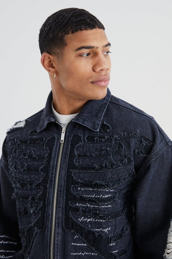 Kastige Jeansjacke mit Skelett-Applikation