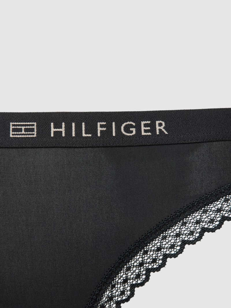 String mit Label-Details in schwarz