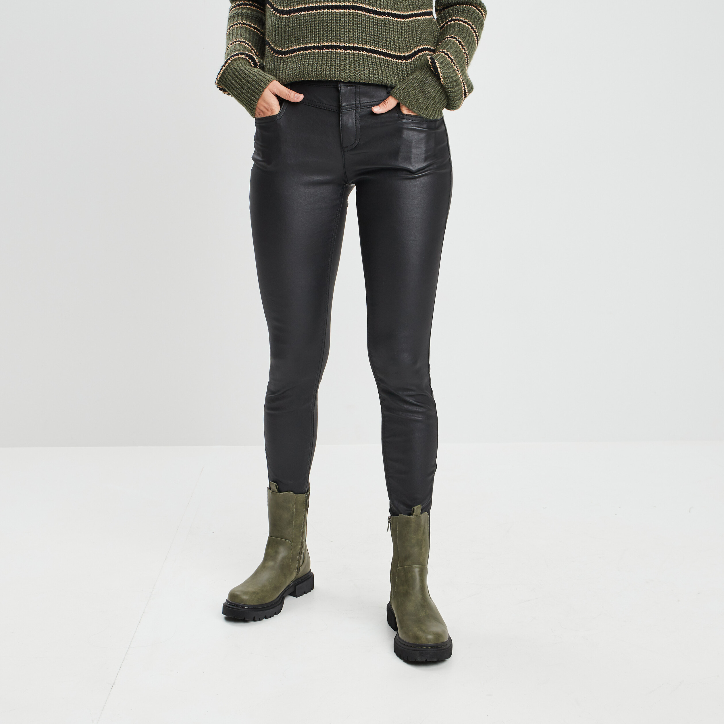 Pantalon skinny enduit noir femme | La Halle