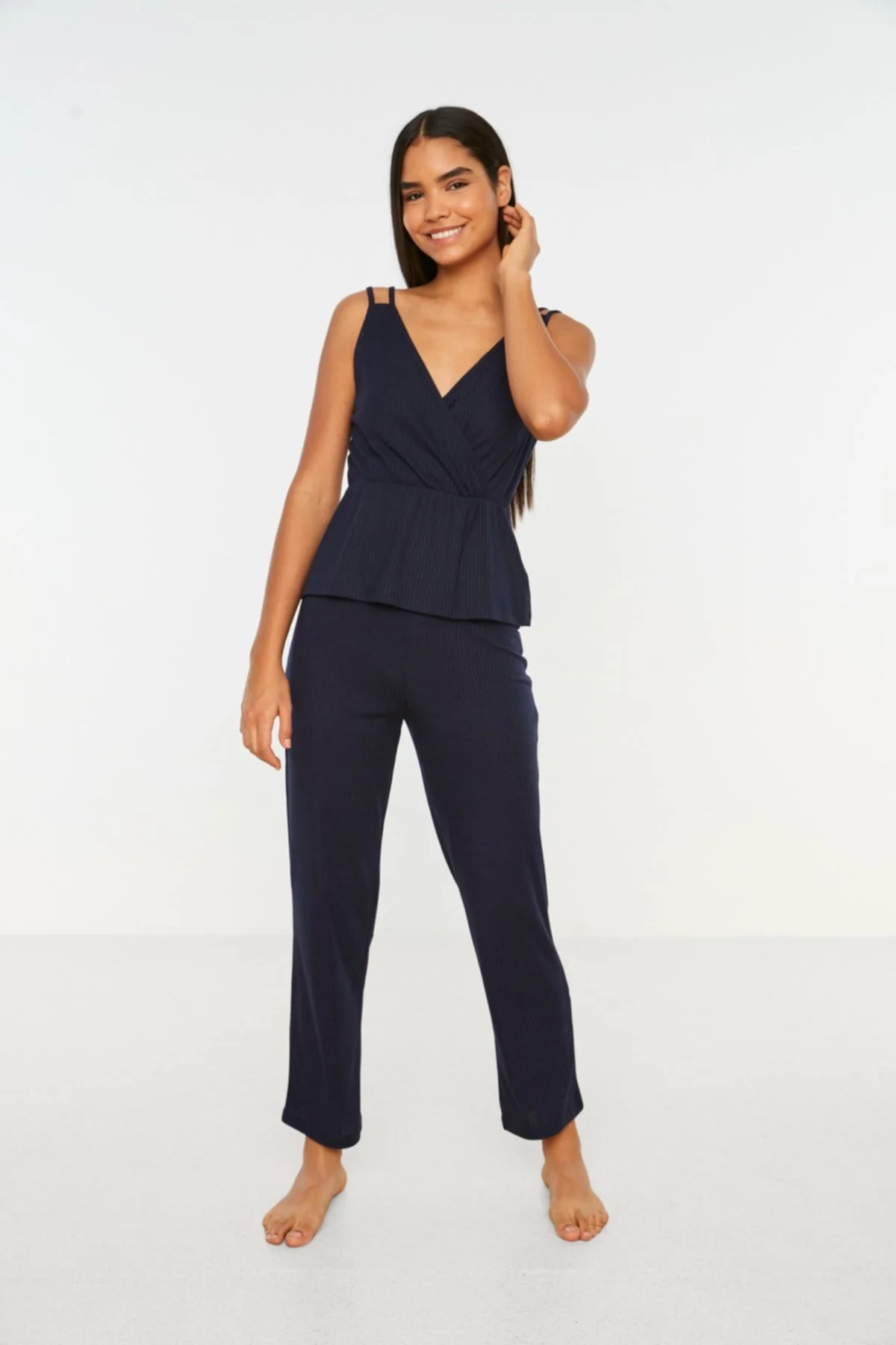 Trendyol Collection  Marineblaues Pyjama-Set aus geripptem Strick und Baumwollkordelzug THMSS21PT0125