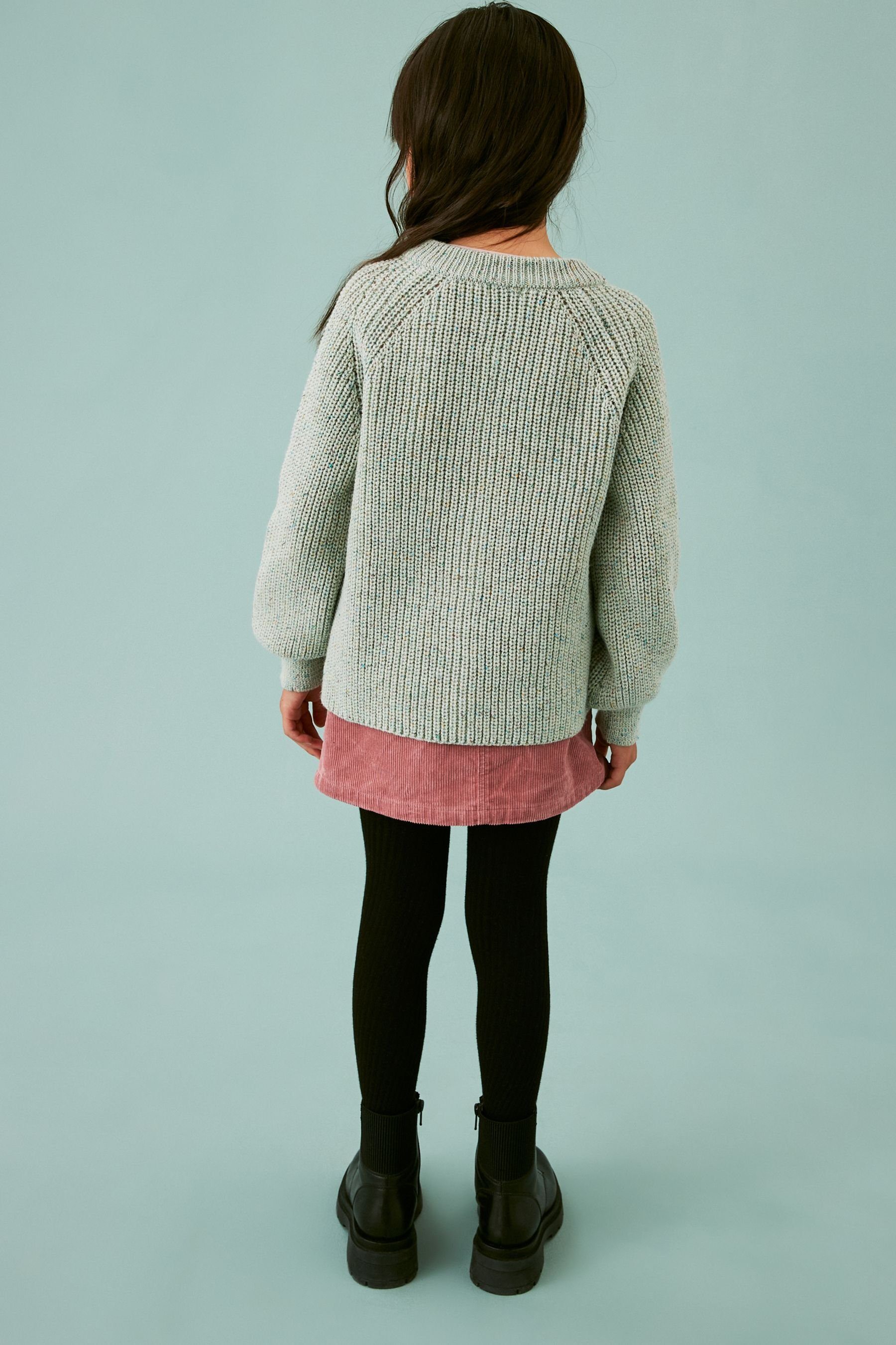 Next Strickjacke Mehrfarbige Strickjacke mit Holzknöpfen (1-tlg)