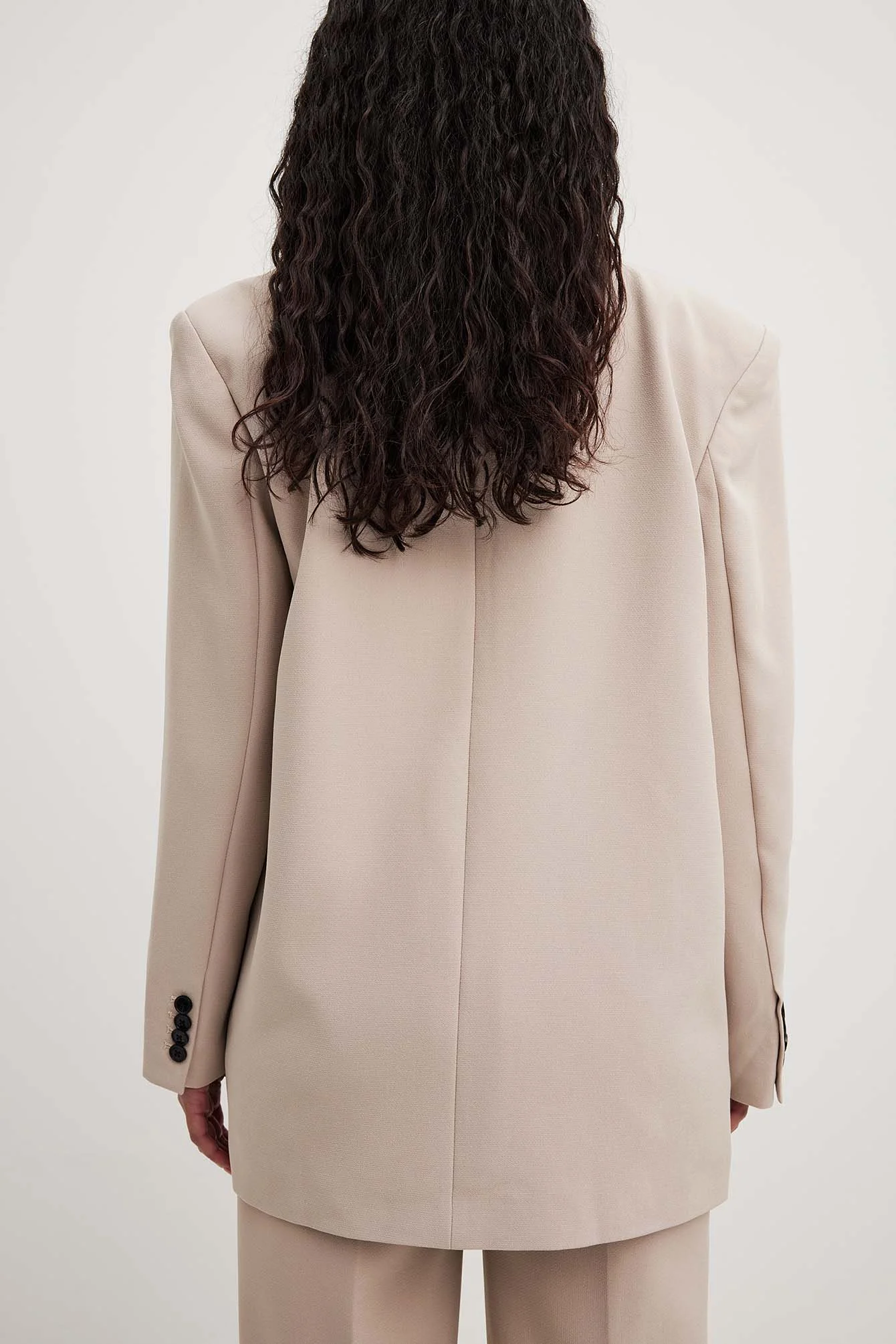 Eleganter Oversize-Blazer aus recyceltem Material