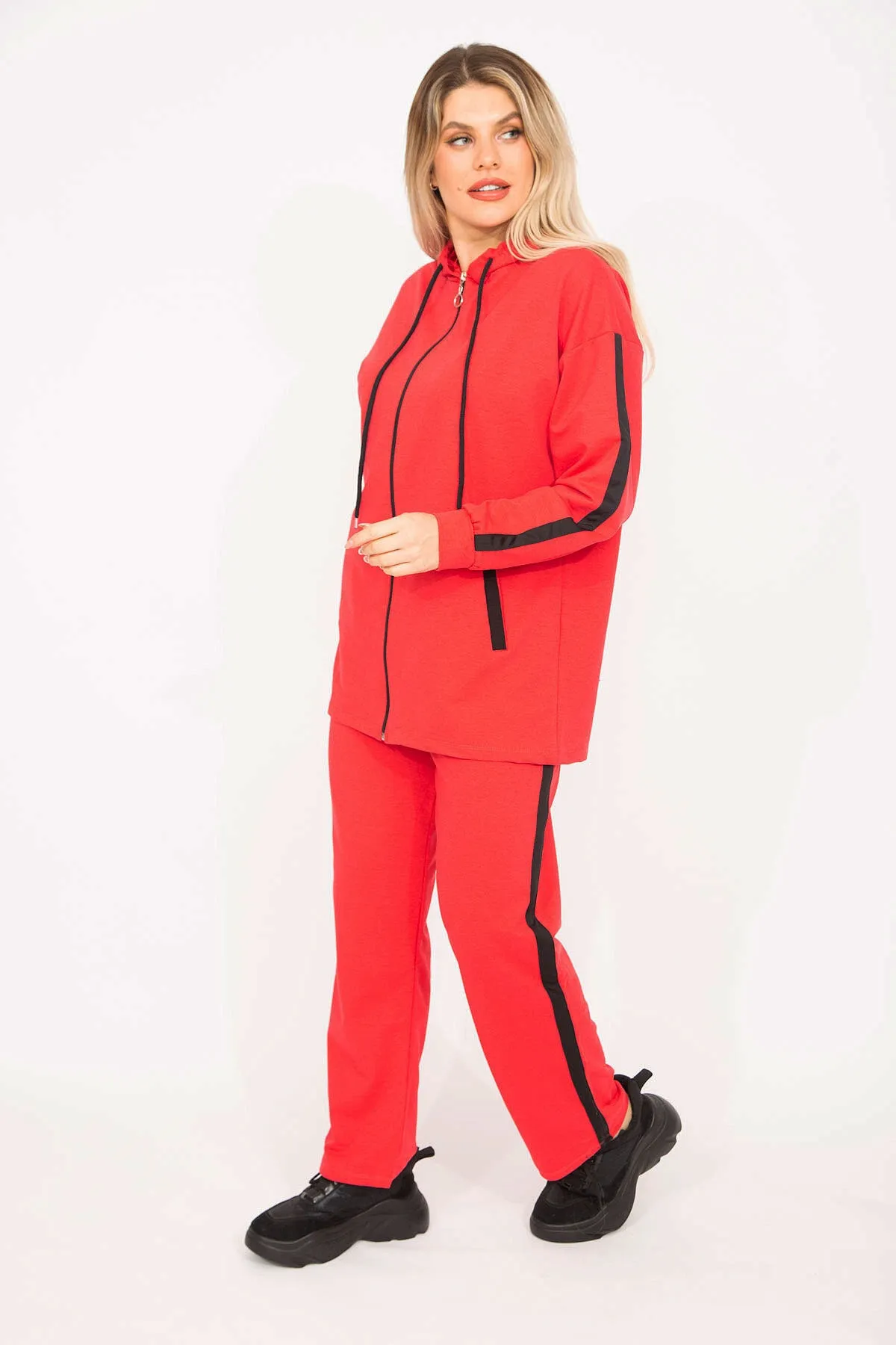 Şans  Großes rotes Sweatshirt-Hosen-Set für Damen 65n35303
