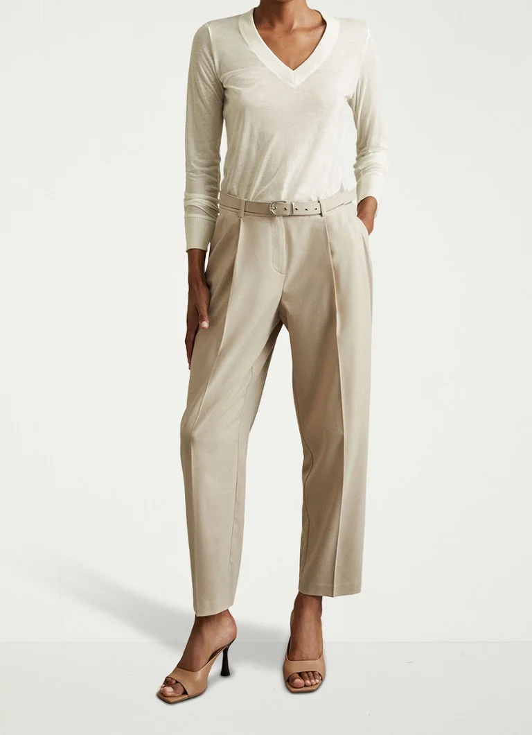 Top Reiss Evelyn in pregiata maglia di misto lana con scollo a V.