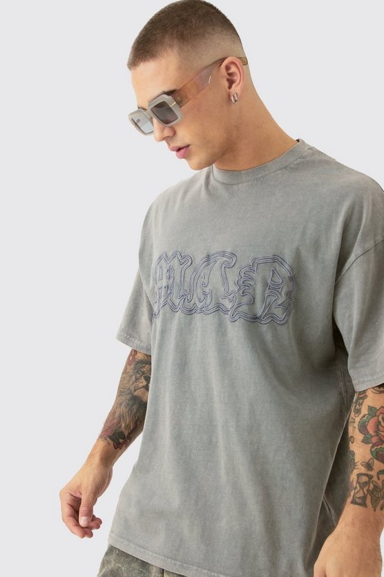 Zerrissenes Oversize T-Shirt mit Acid-Waschung und Man-Stickerei