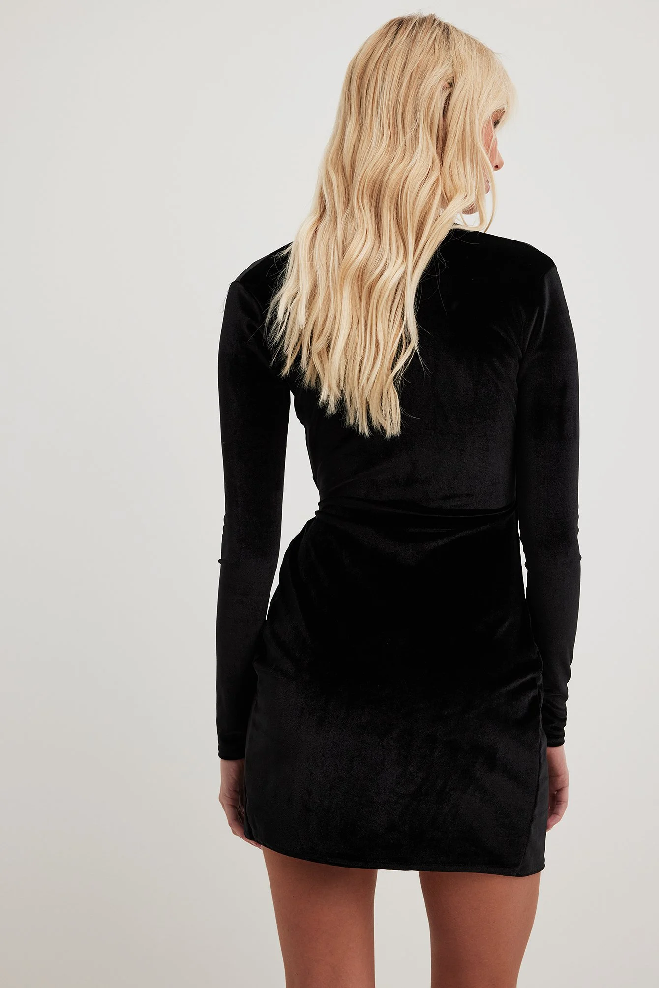 Wickel-Minikleid aus Samt