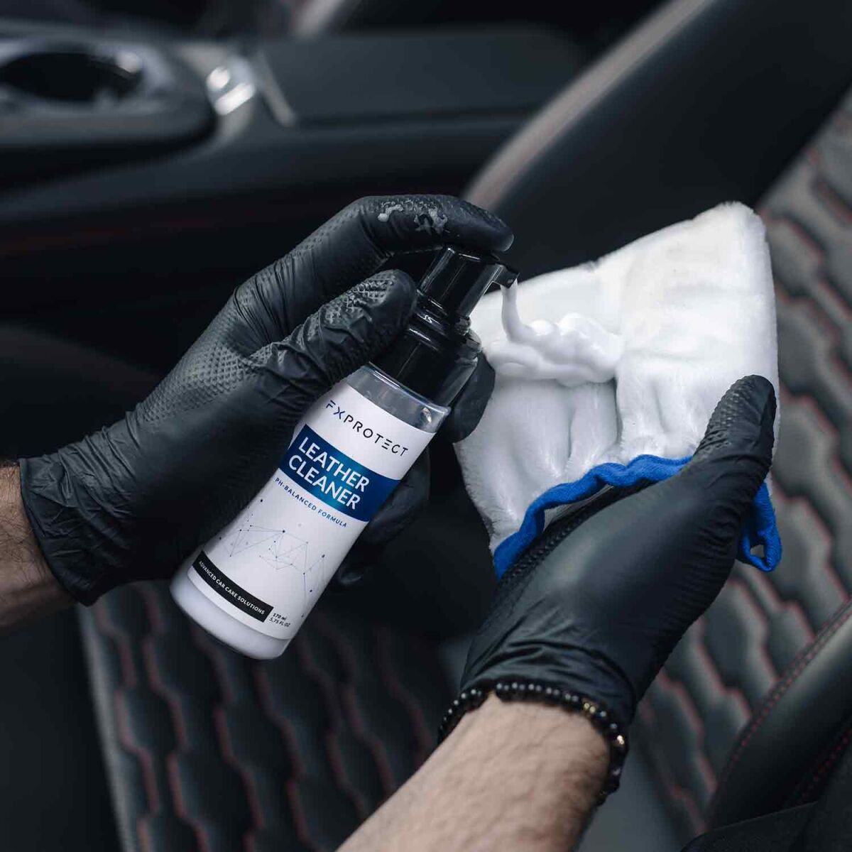 FX Interior Scrub Mitt Reinigungshandschuh